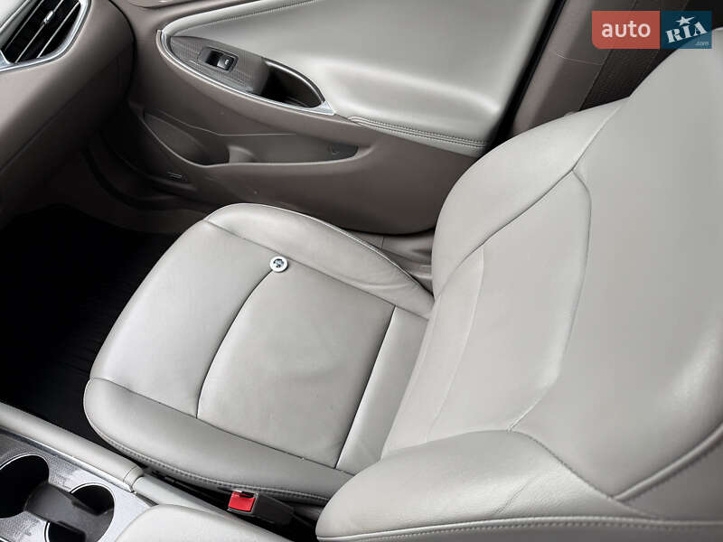 Седан Chevrolet Malibu 2016 в Харькове