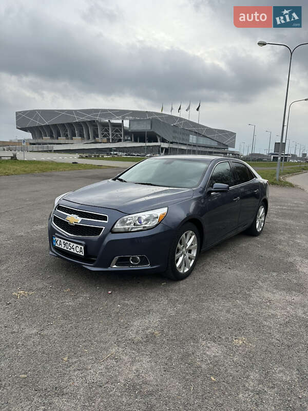 Седан Chevrolet Malibu 2013 в Львове