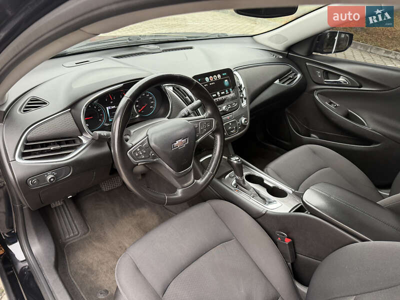 Седан Chevrolet Malibu 2018 в Павлограде