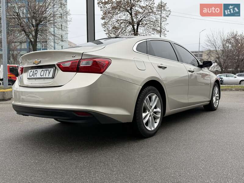 Седан Chevrolet Malibu 2016 в Киеве