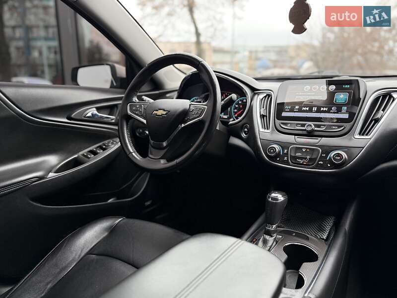 Седан Chevrolet Malibu 2016 в Киеве