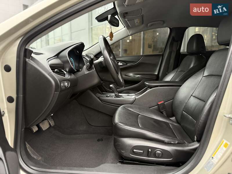 Седан Chevrolet Malibu 2016 в Киеве