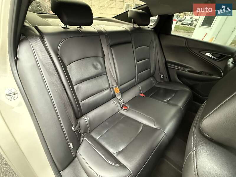 Седан Chevrolet Malibu 2016 в Киеве