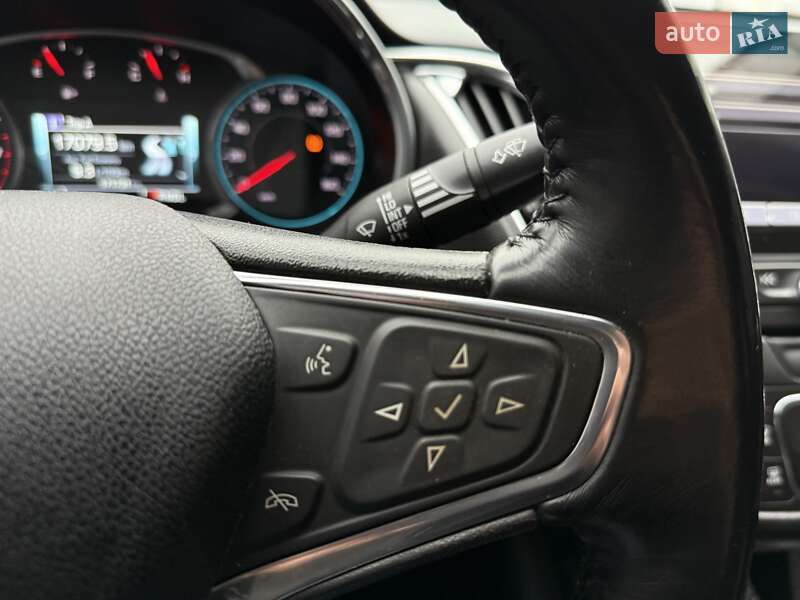 Седан Chevrolet Malibu 2016 в Киеве