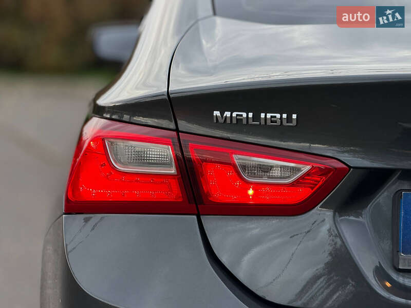 Седан Chevrolet Malibu 2017 в Кривом Роге