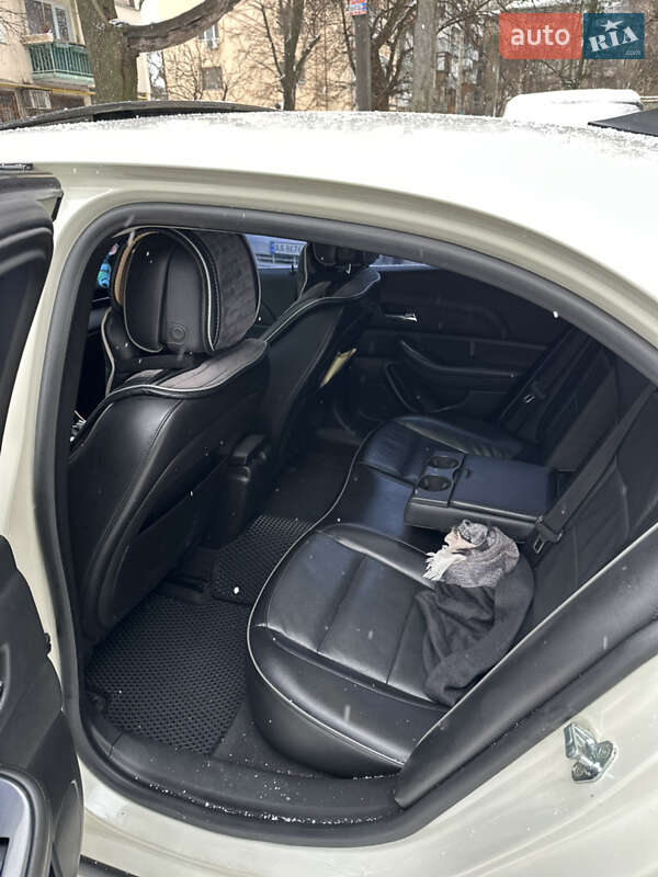 Седан Chevrolet Malibu 2012 в Киеве фото 10 Седан Chevrolet Malibu 2012 в Киеве