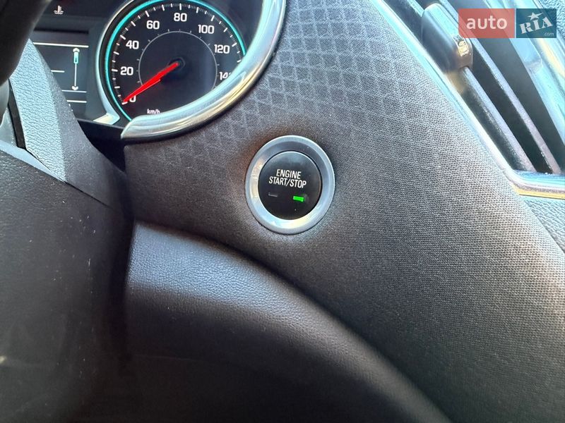 Седан Chevrolet Malibu 2018 в Павлограде