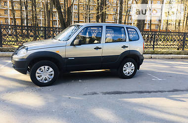 Позашляховик / Кросовер Chevrolet Niva 2011 в 
