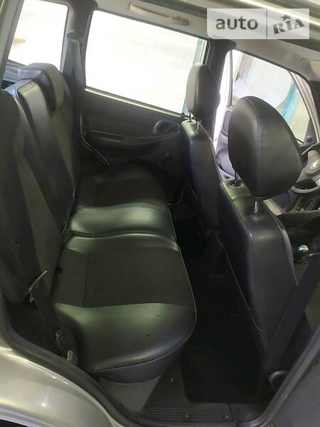 Внедорожник / Кроссовер Chevrolet Niva 2011 в Коростене