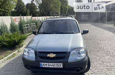 Внедорожник / Кроссовер Chevrolet Niva 2015 в Коростышеве