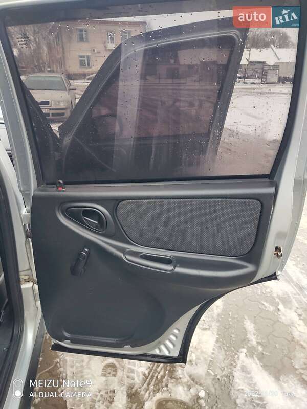 Позашляховик / Кросовер Chevrolet Niva 2015 в Тростянці