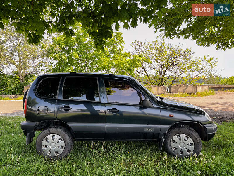 Позашляховик / Кросовер Chevrolet Niva 2006 в Дніпрі