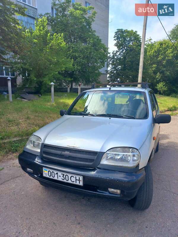 Позашляховик / Кросовер Chevrolet Niva 2004 в Верхньодніпровську