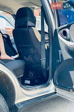 Внедорожник / Кроссовер Chevrolet Niva 2011 в Новомосковске