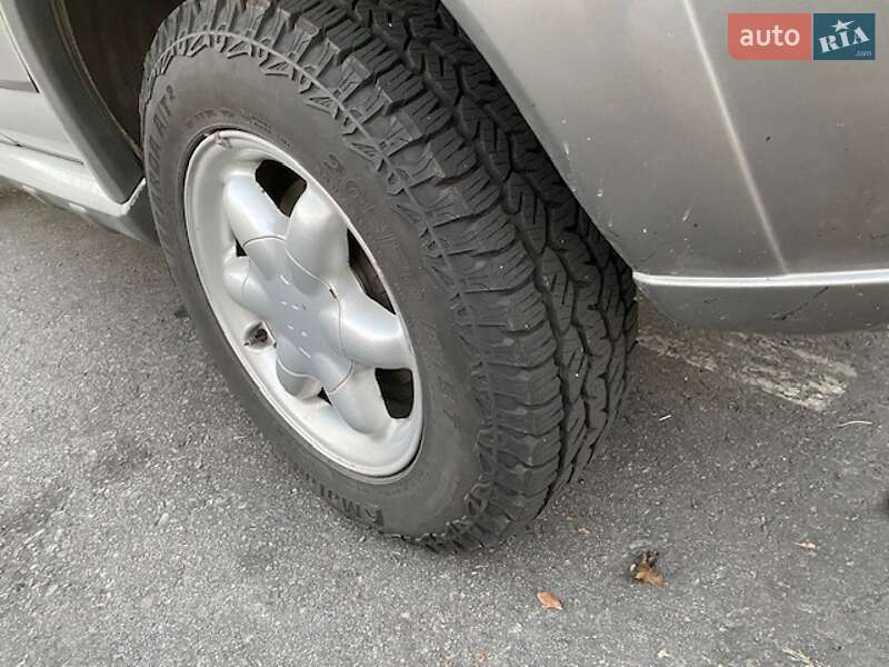 Внедорожник / Кроссовер Chevrolet Niva 2004 в Запорожье