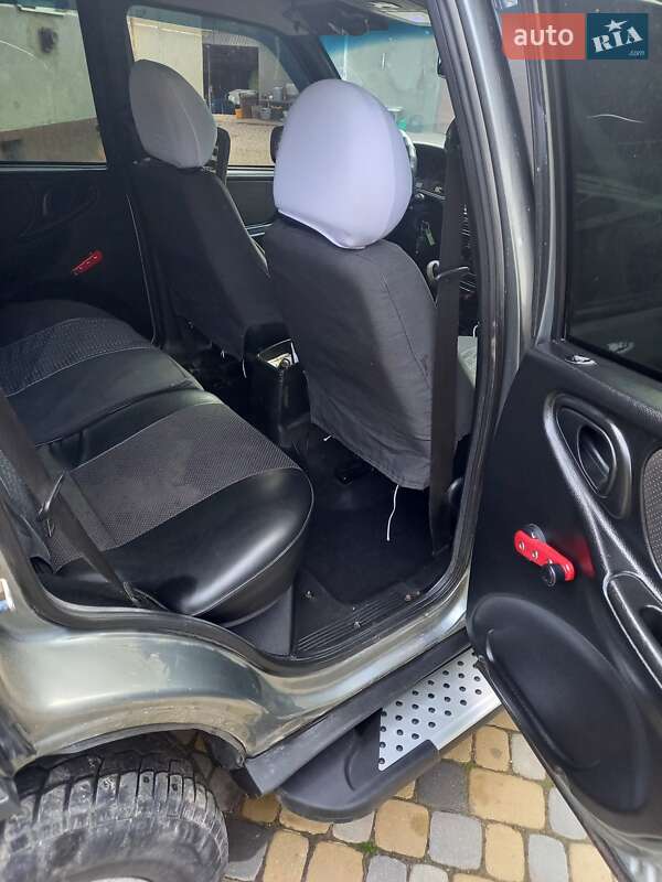 Внедорожник / Кроссовер Chevrolet Niva 2010 в Зборове