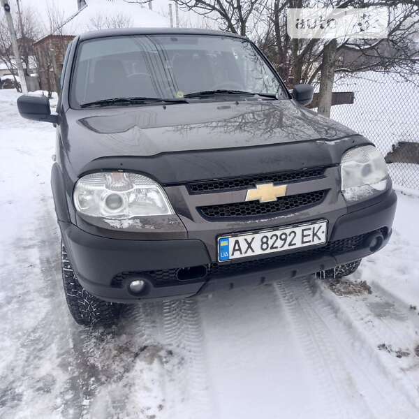 Внедорожник / Кроссовер Chevrolet Niva 2015 в Харькове