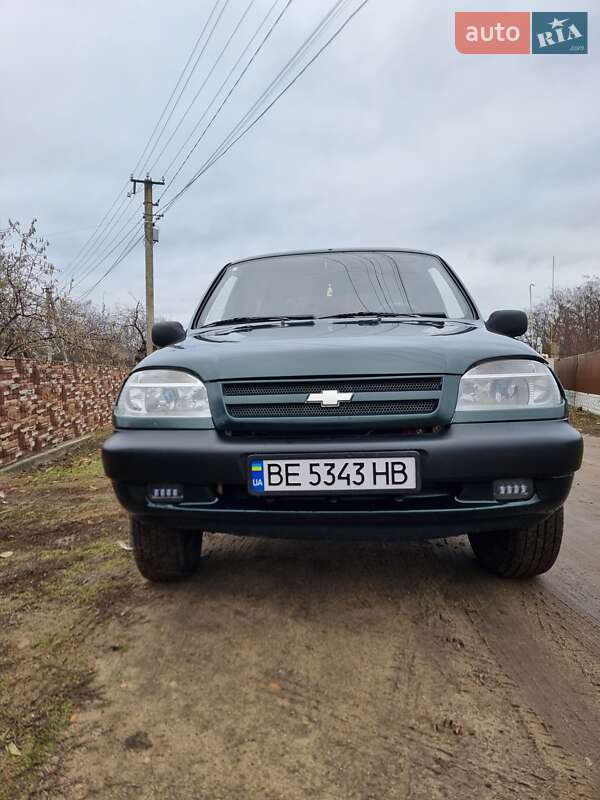 Позашляховик / Кросовер Chevrolet Niva 2004 в Врадіївці