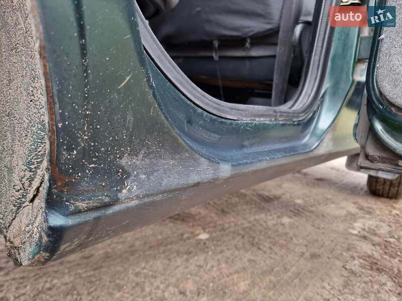 Позашляховик / Кросовер Chevrolet Niva 2004 в Врадіївці