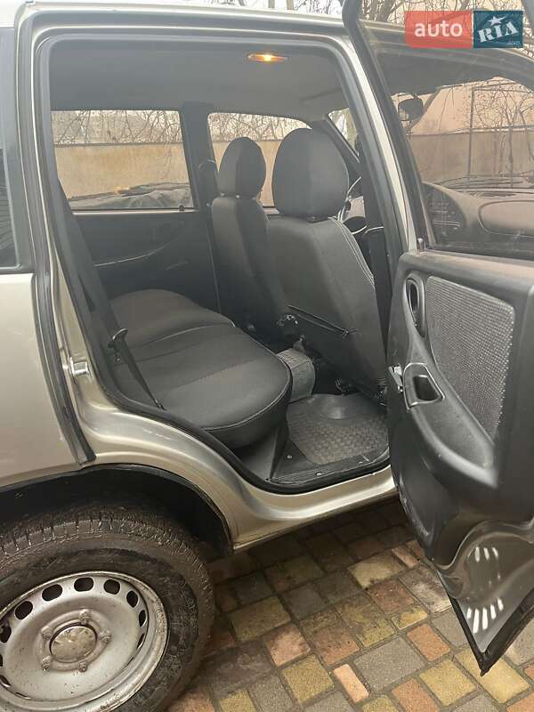 Внедорожник / Кроссовер Chevrolet Niva 2007 в Новомиргороде