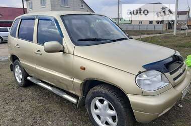 Внедорожник / Кроссовер Chevrolet Niva 2004 в Бобровице