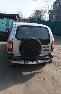 Позашляховик / Кросовер Chevrolet Niva 2004 в Львові