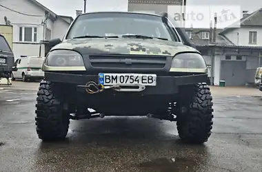 Chevrolet Niva 2004