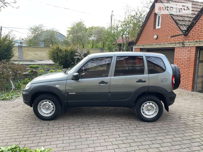 Позашляховик / Кросовер Chevrolet Niva 2016 в Вінниці