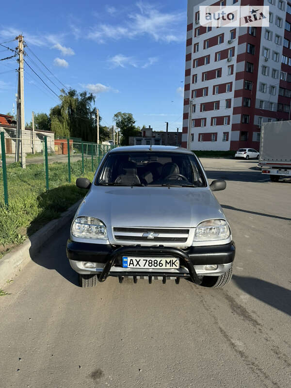 Внедорожник / Кроссовер Chevrolet Niva 2006 в Харькове