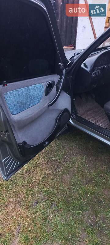 Позашляховик / Кросовер Chevrolet Niva 2004 в Коломиї