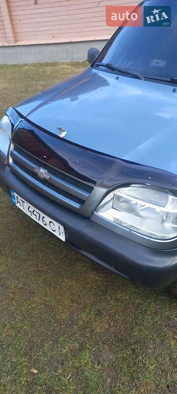 Позашляховик / Кросовер Chevrolet Niva 2004 в Коломиї