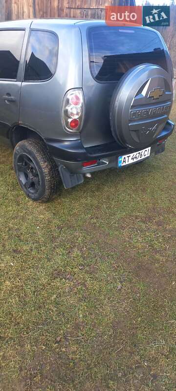 Позашляховик / Кросовер Chevrolet Niva 2004 в Коломиї
