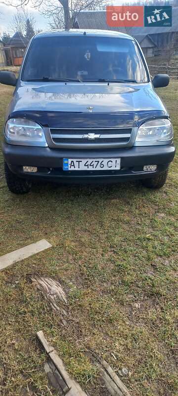 Позашляховик / Кросовер Chevrolet Niva 2004 в Коломиї