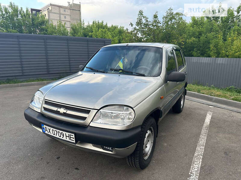 Внедорожник / Кроссовер Chevrolet Niva 2007 в Харькове