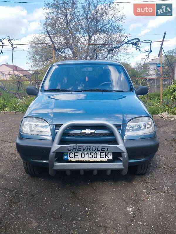 Внедорожник / Кроссовер Chevrolet Niva 2008 в Кельменцах