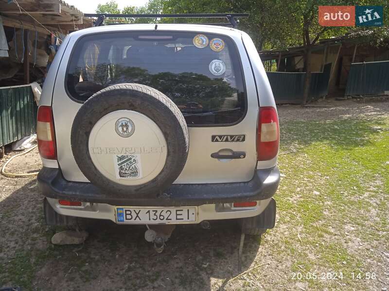 Позашляховик / Кросовер Chevrolet Niva 2005 в Дунаївцях