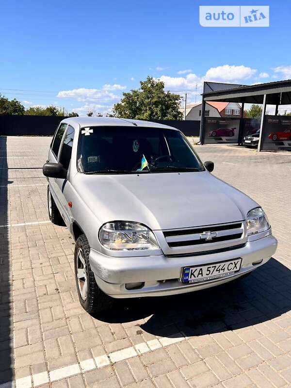 Позашляховик / Кросовер Chevrolet Niva 2008 в Черкасах