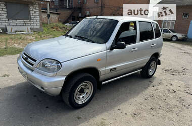 Внедорожник / Кроссовер Chevrolet Niva 2005 в Богодухове