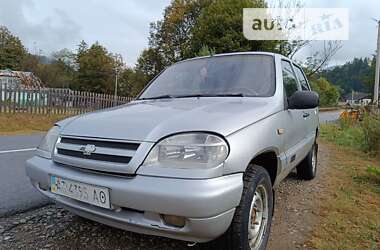 Внедорожник / Кроссовер Chevrolet Niva 2008 в Косове