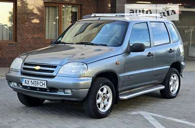 Внедорожник / Кроссовер Chevrolet Niva 2006 в Харькове