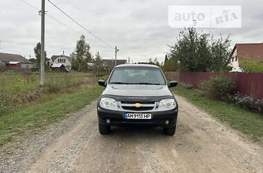 Внедорожник / Кроссовер Chevrolet Niva 2017 в Олевске