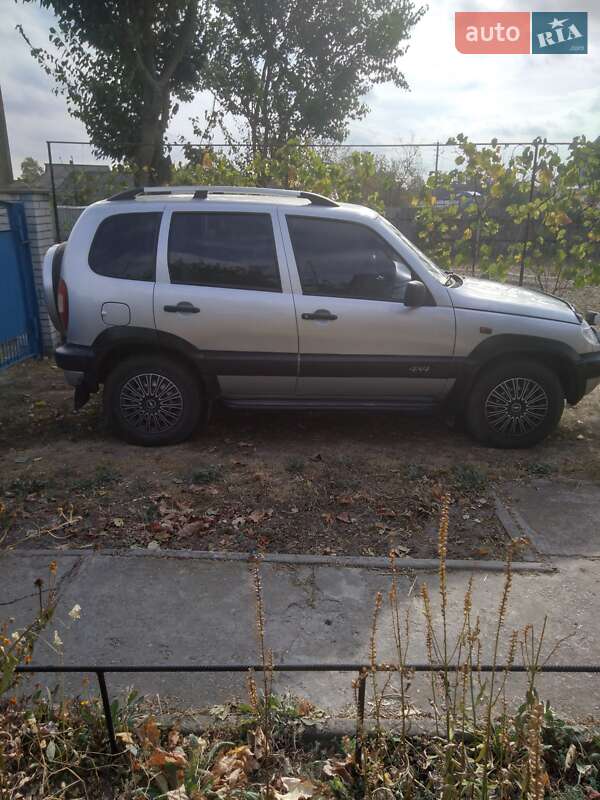 Chevrolet Niva 2005