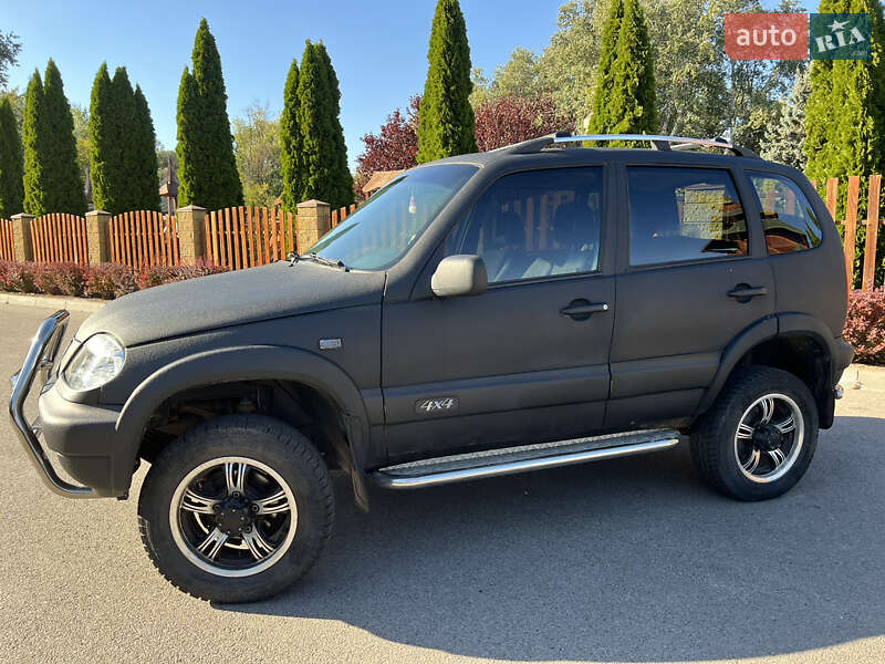 Внедорожник / Кроссовер Chevrolet Niva 2006 в Днепре