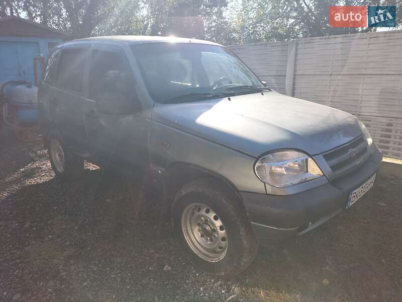 Позашляховик / Кросовер Chevrolet Niva 2008 в Рівному фото 4 Позашляховик / Кросовер Chevrolet Niva 2008 в Рівному