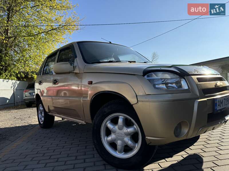 Chevrolet Niva 2004