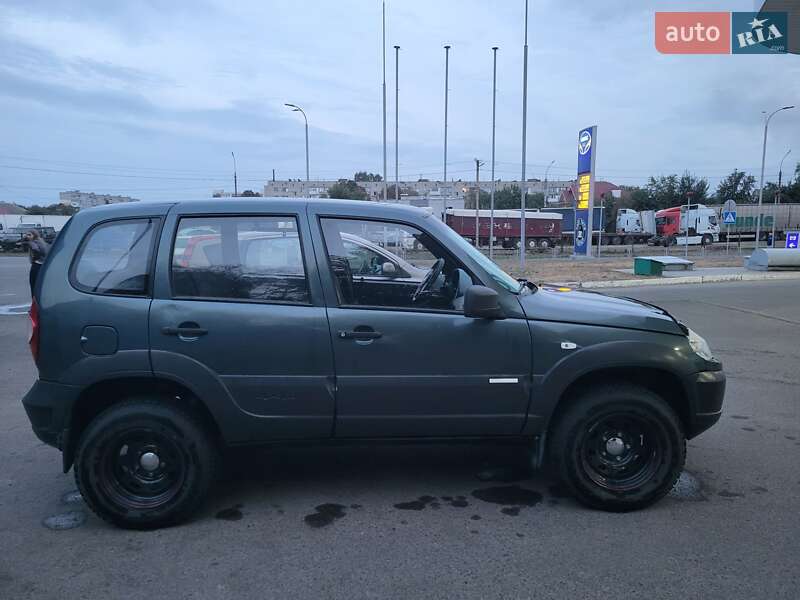 Позашляховик / Кросовер Chevrolet Niva 2012 в Черкасах
