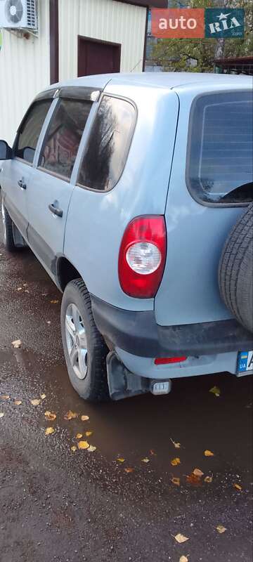 Позашляховик / Кросовер Chevrolet Niva 2004 в Первомайську
