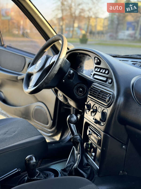 Внедорожник / Кроссовер Chevrolet Niva 2013 в Летичеве