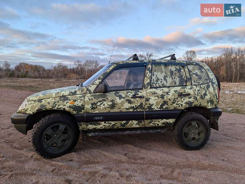 Внедорожник / Кроссовер Chevrolet Niva 2006 в Киеве