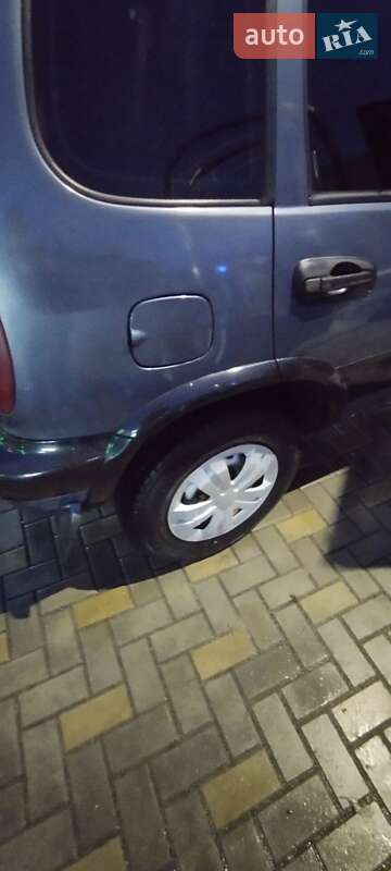 Внедорожник / Кроссовер Chevrolet Niva 2008 в Гайсине